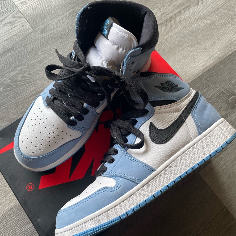 2021
Air Jordan 1 Retro High OG 'University Blue'